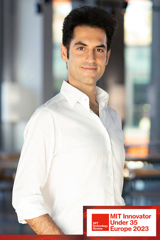 yannis assael
